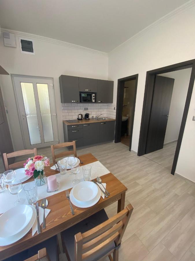 Karinthy Haz Guest House Siofok Luaran gambar