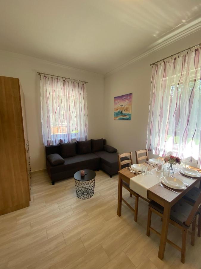 Karinthy Haz Guest House Siofok Luaran gambar