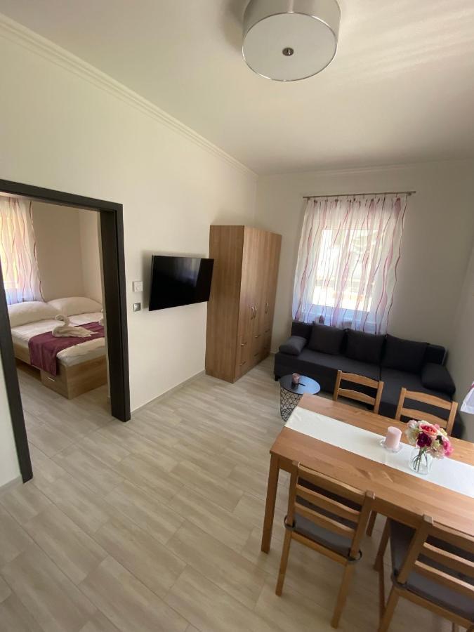 Karinthy Haz Guest House Siofok Luaran gambar