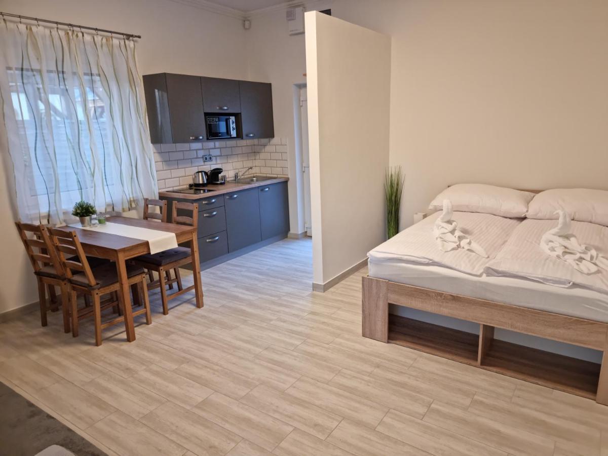 Karinthy Haz Guest House Siofok Luaran gambar