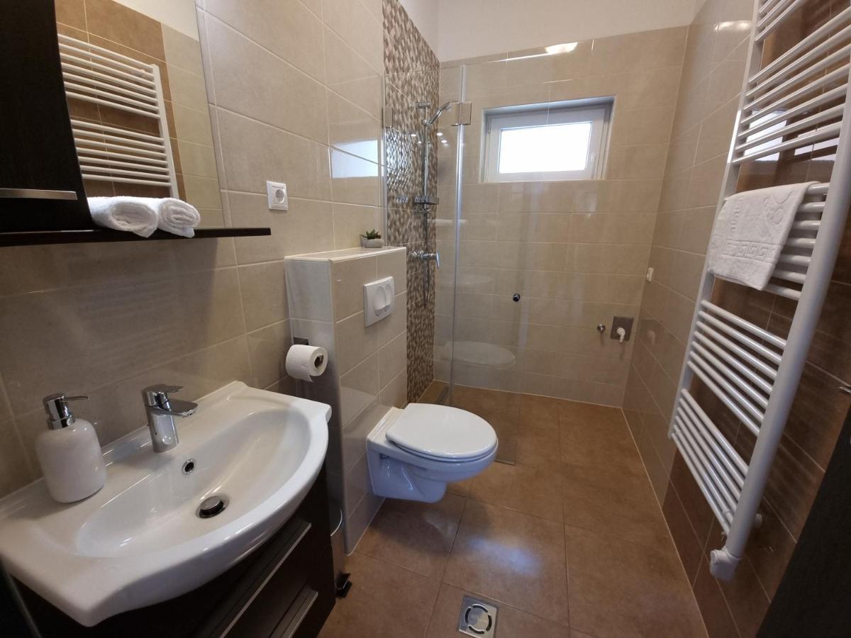 Karinthy Haz Guest House Siofok Luaran gambar