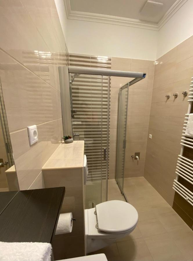 Karinthy Haz Guest House Siofok Luaran gambar