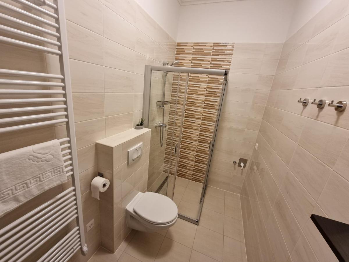 Karinthy Haz Guest House Siofok Luaran gambar