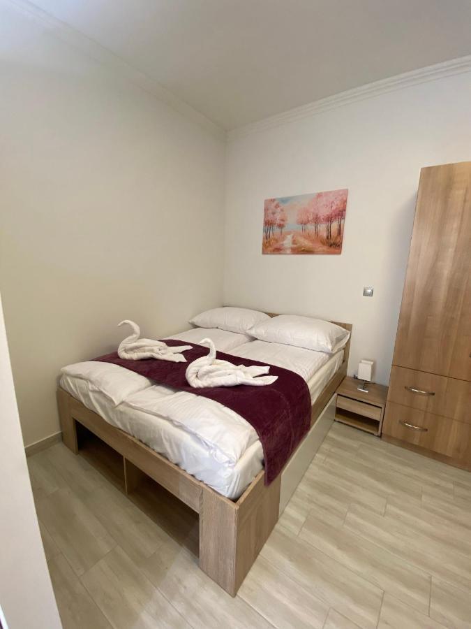 Karinthy Haz Guest House Siofok Luaran gambar