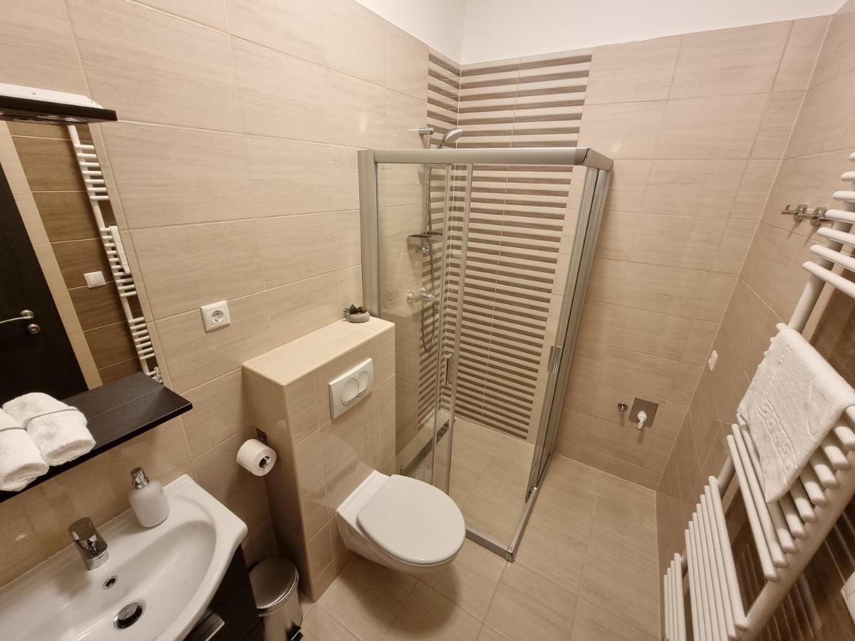 Karinthy Haz Guest House Siofok Luaran gambar